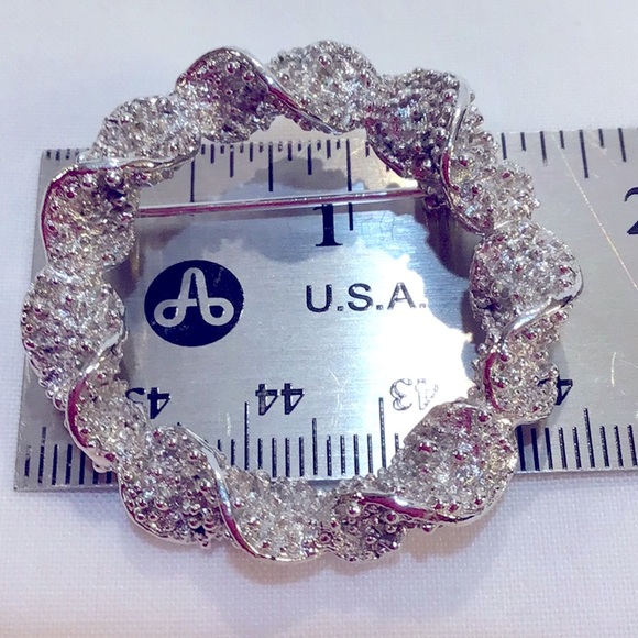 Vintage Emmons circle brooch twisted textured ribbon SIGNED EUC - Picture 4 of 4